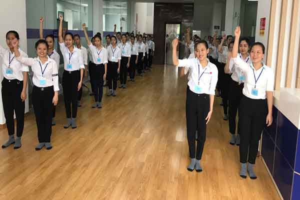 Thời điểm hiện tại Nữ có nên đi XKLĐ Ba Lan không