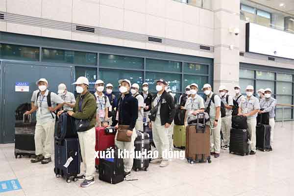 Vợ công an có được đi xuất khẩu lao động không