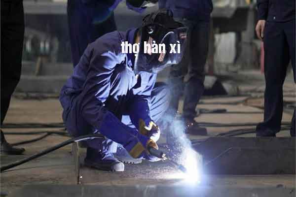 Tuyển dụng 20 nam thợ hàn sang Slovakia làm việc