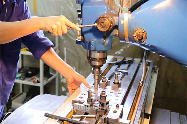 Gia công cơ khí ở Nhật Bản