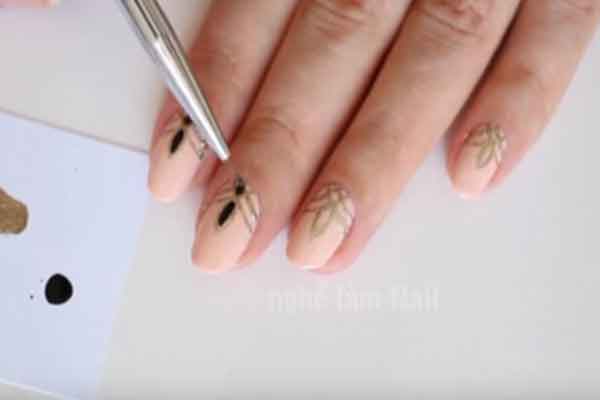 Làm Nail ở Dubai lương bao nhiêu
