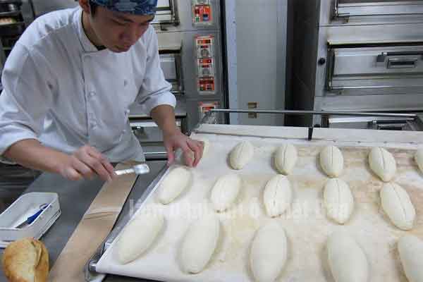 Đơn hàng làm bánh mì ở Nhật Bản