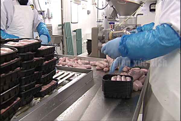 Tuyển 03 nam làm công việc chế biến xúc xích tại Đài Loan