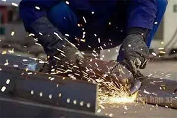 Tuyển 10 Nam hàn xì và thao tác máy tại Tân Trúc, Đài Loan