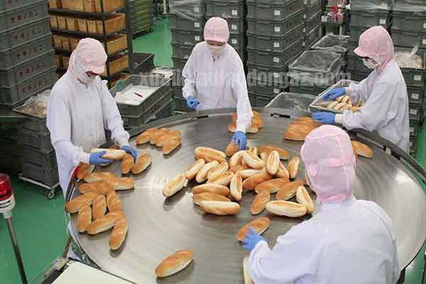 làm bánh mì ở Nhật Bản