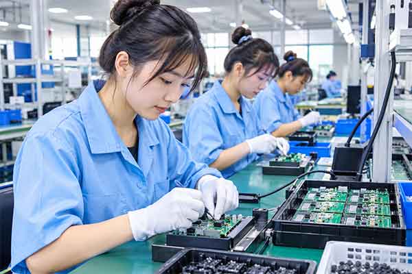 Đơn hàng tuyển 2 nữ làm điện tử tại Công ty Tùng Hòa - Đài Bắc